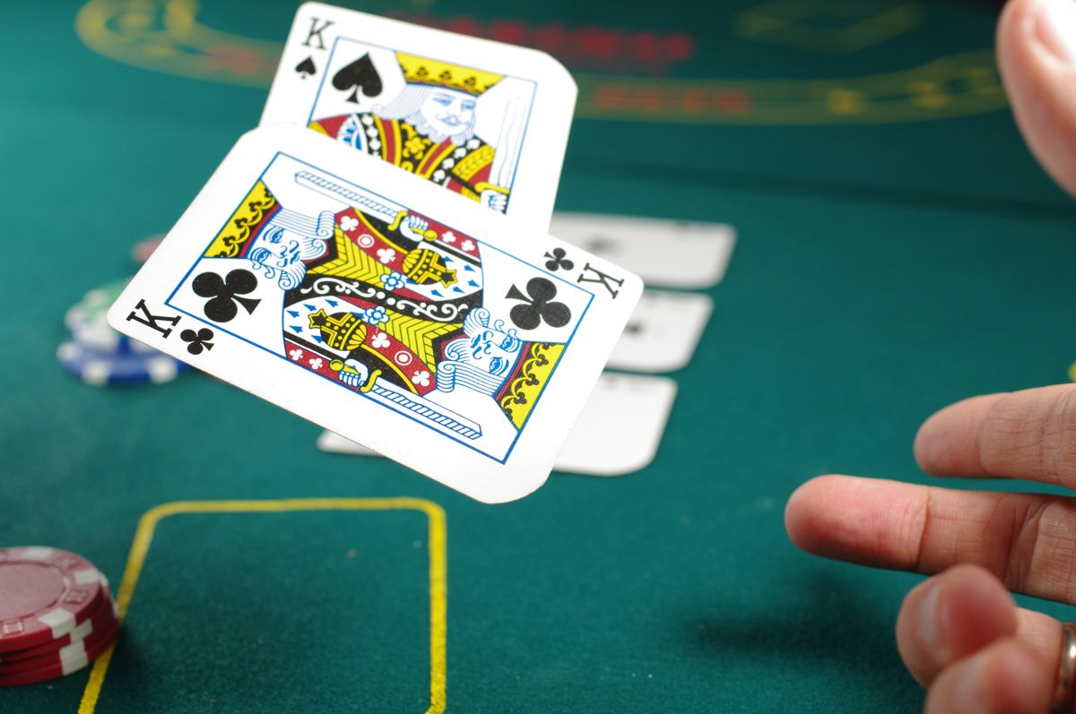 What Is the Easiest Gambling Game to Learn to Play? Like Success