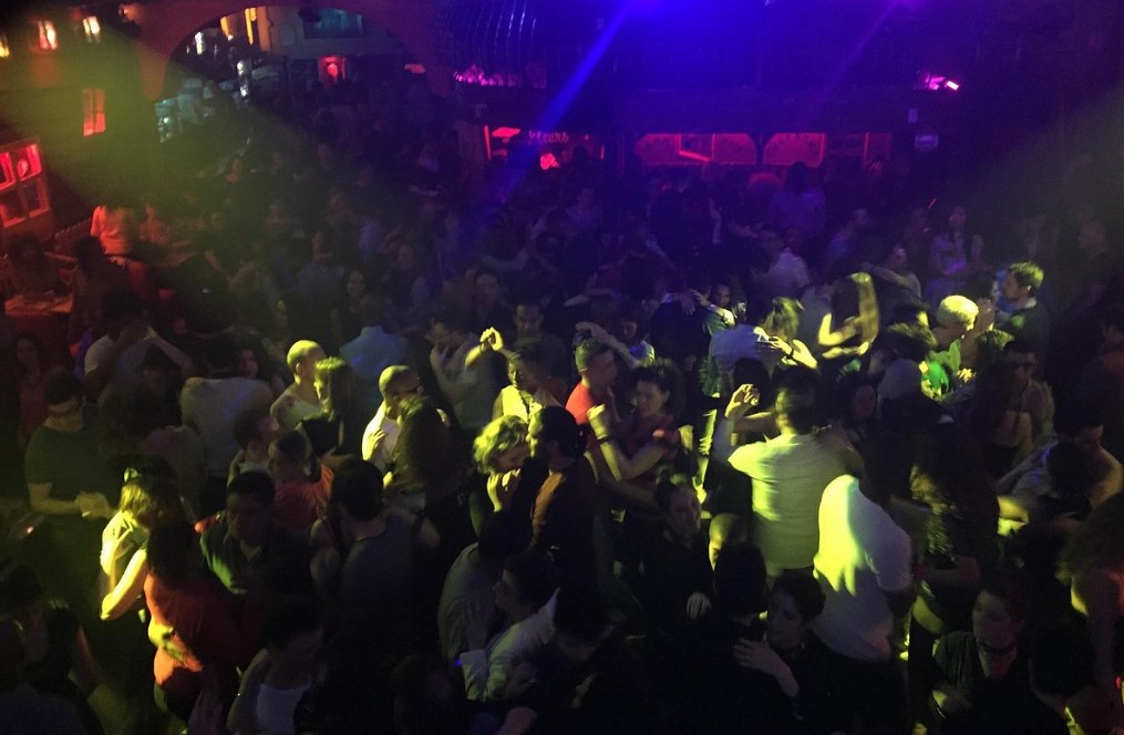 Safety and Etiquette when Clubbing in Paris